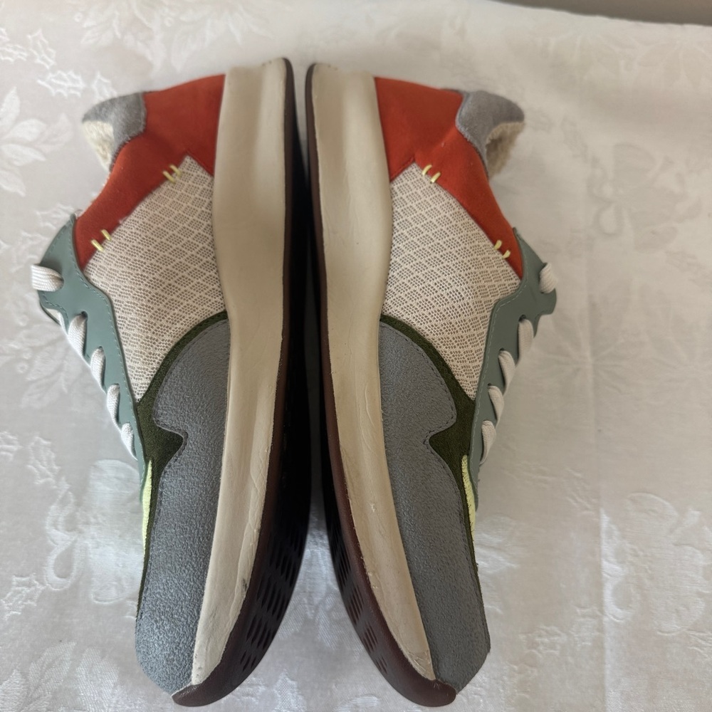 Taos Footwear Multicolor Green, Light Blue & Red Sneakers - Picture 7 of 11